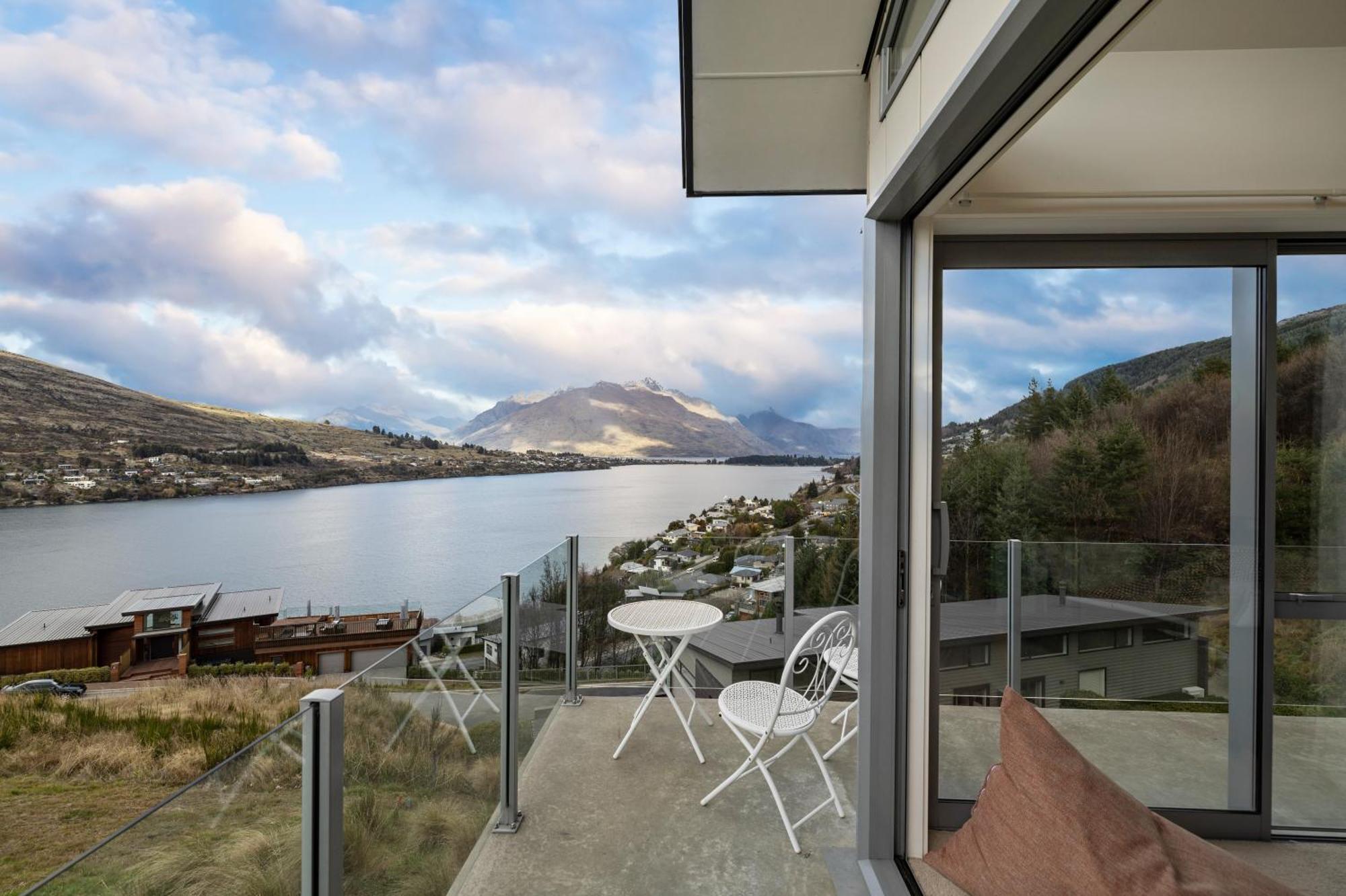 Luxury Away - Summit View Villa Queenstown Exterior photo
